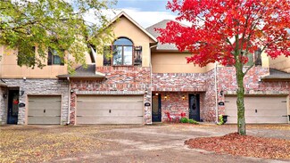 2710 S Everest Ave, Rogers, AR 72758