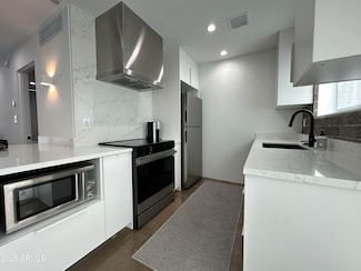 4206 N 38th St Unit 3, Phoenix, AZ 85018