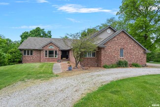17269 Woodland Lakes Dr, Petersburg, IL 62675