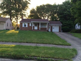 3440 N Wendover Cir, Youngstown, OH 44511