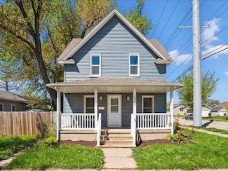 1238 Ellis Blvd NW, Cedar Rapids, IA 52405