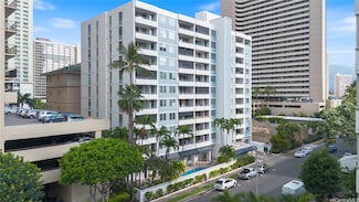 430 Kaiolu St Unit 202, Honolulu, HI 96815