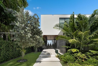 1165 N Biscayne Point Rd, Miami Beach, FL 33141