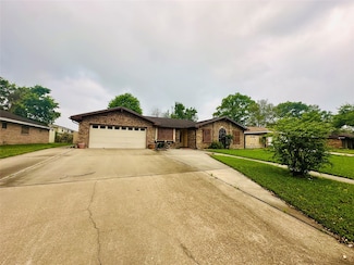 5965 Chisholm Trail, Beaumont, TX 77708