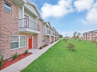 2711 Arlington Ct, Pasadena, TX 77502