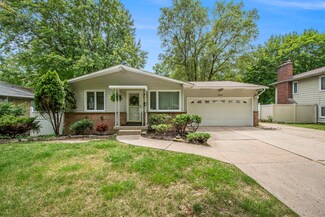 2040 Valley Forge St NW, Grand Rapids, MI 49504