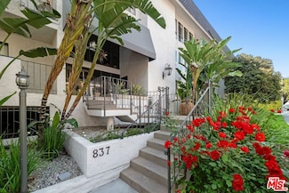 837 N West Knoll Dr Unit 204, West Hollywood, CA 90069