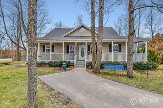 1286 W Adams Rd, Pentwater, MI 49449