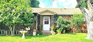 108 W Olney St, Chouteau, OK 74337