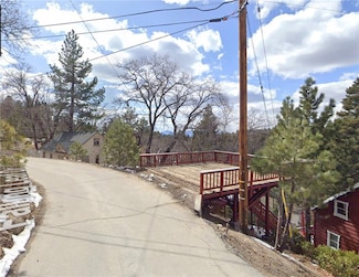 33355 Falling Leaf Dr, Green Valley Lake, CA 92341