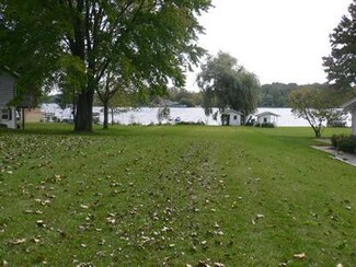 1 Lakeview Dr, Vandalia, MI 49095
