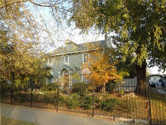 1811 Baker St, Bakersfield, CA 93305