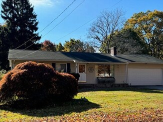 9 Chamberlain St, Hopkinton, MA 01748