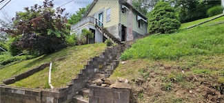 1214 Upper Vine St, Charleston, WV 25302