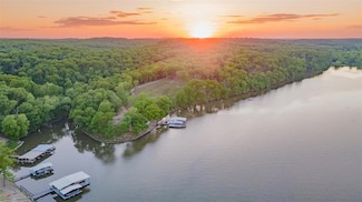 439 Beacon Point, Sunrise Beach, MO 65079
