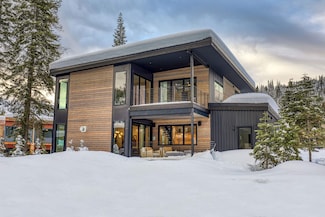 211 Palisades Cir, Olympic Valley, OH 96146