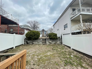 1101 Harding Park, Bronx, NY 10473