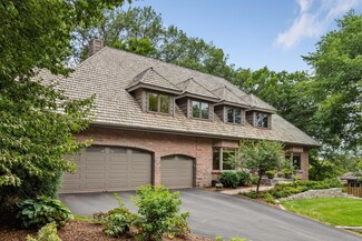 8109 W 93rd St, Bloomington, MN 55438