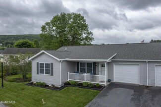 316 Goss Dr, Hollidaysburg, PA 16648
