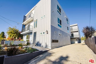 10803 #2 Kling St, Toluca Lake, CA 91602