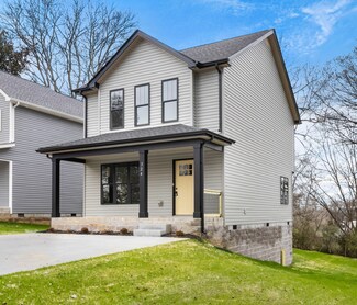 324 Davis Dr, Clarksville, TN 37040