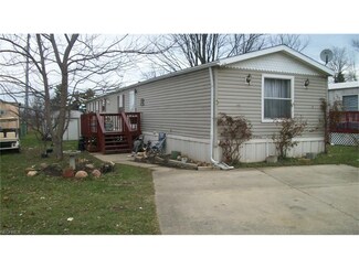 3 Westwood Dr, New London, OH 44851