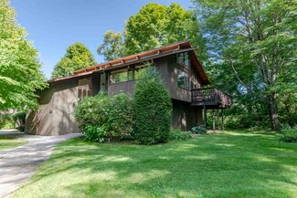 10 Murray Hill Rd Unit 10, Manchester Center, VT 05255