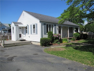 23 Pengrove St, Cranston, RI 02920
