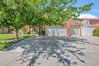 2825 W Newgrove St, Lancaster, CA 93536