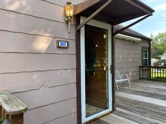 302 N Mulberry St, Farmland, IN 47340