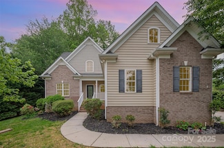 1033 Marguerite Dr, Lowell, NC 28098