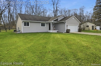 1071 Tracilee Dr, Howell, MI 48843