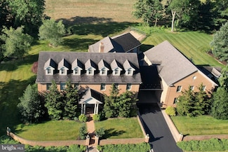 1095 Ragged Edge Rd, Chambersburg, PA 17202