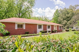 1119 St Augustine Dr, Pearl, MS 39208