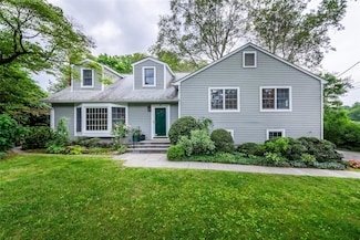 55 Coutant Dr, New Rochelle, NY 10804