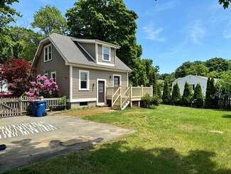 14 Field St, Seekonk, MA 02771
