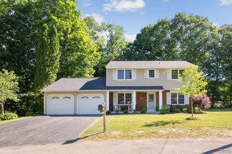 107 Town House Cir, Fayetteville, NY 13066