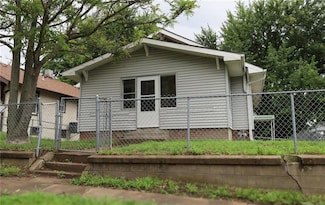 16 E Hyde Park Ave, Saint Joseph, MO 64504