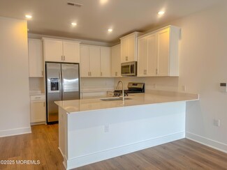 28312 Radford Ct, Monroe, NJ 08831