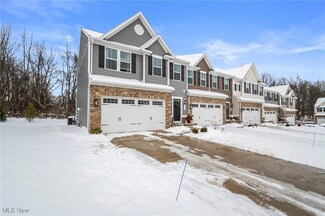 1535 Spruce Hill Dr, Stow, OH 44224