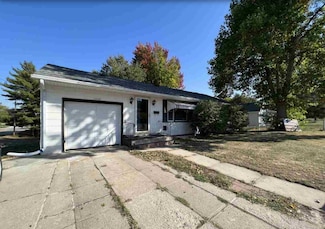 1002 S Main St, Madison, NE 68748