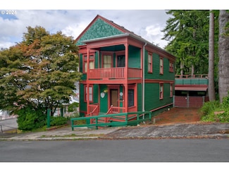 666 12th St, Astoria, OR 97103