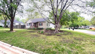 1136 SW Frazier Ave, Topeka, KS 66604