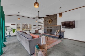 7533 Olive St, Kansas City, MO 64132