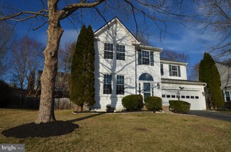 5976 Tapestry Dr, Woodbridge, VA 22193