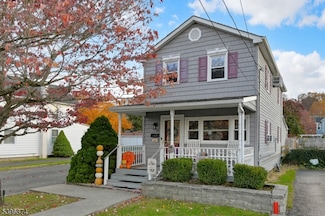 31 Hamilton St, Bloomingdale, NJ 07403