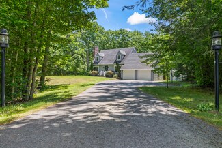 89 Village Green Dr, Ogunquit, ME 03907