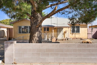 520 61st St NW, Albuquerque, NM 87105