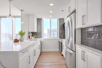 1 2nd St Unit 1012, Jersey City, NJ 07302