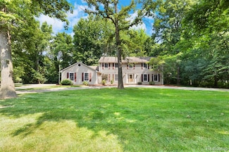 9020 Bridge Rd, Grosse Ile, MI 48138